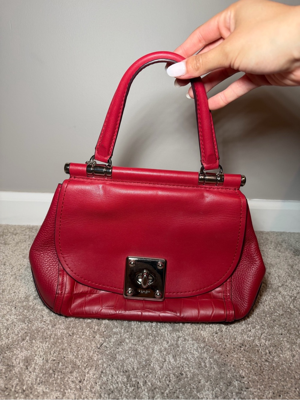 Coach Vintage Cherry Red - Picture 1 of 10